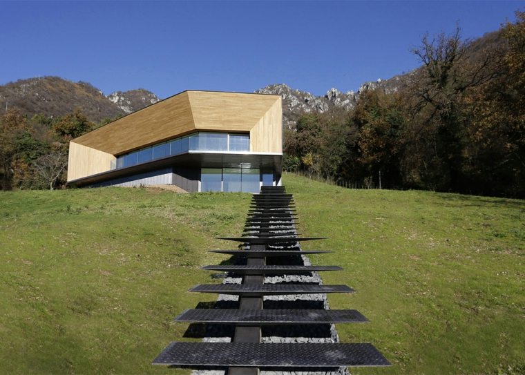 villa design moderne architecture contemporaine escalier design alpes camillo botticini