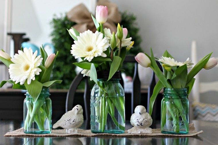 décoration printemps fleurs rose blanc moderne vase 