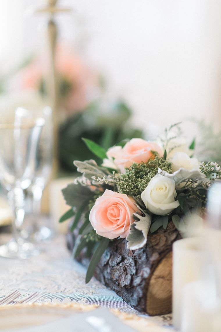 centre de table fleurs idees roses decoration mariage