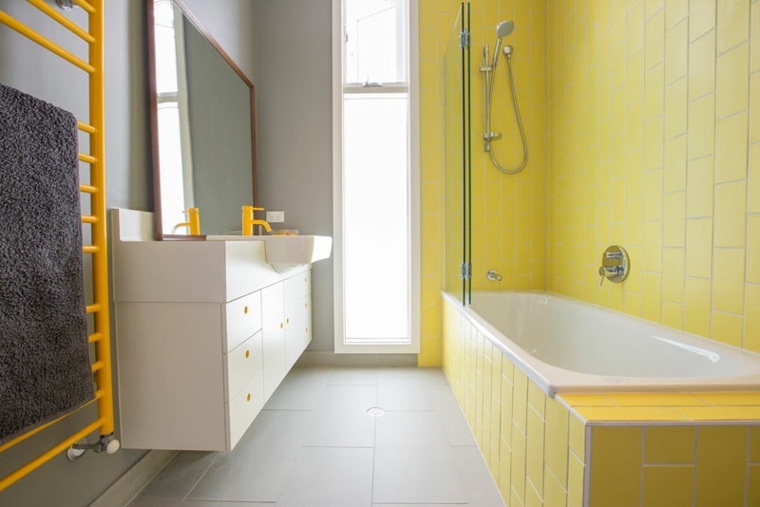 couleur pour salle de bain idée jaune blanc baignoire