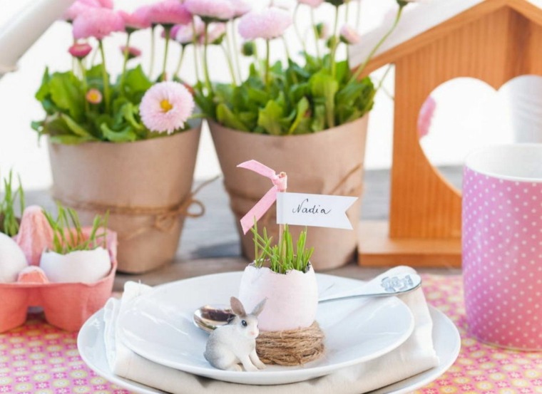 table déco fleurs Pâques maison