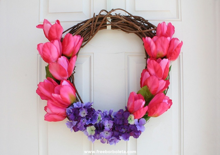 décoration de printemps fleurs tulipes porte couronne
