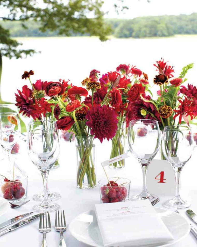 déco table printemps fleurs rouges
