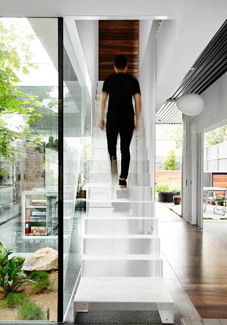 maison contemporaine design escalier aménager intérieur moderne tendance