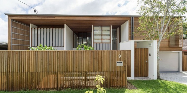 maison familiale jardin terrasse design moderne 