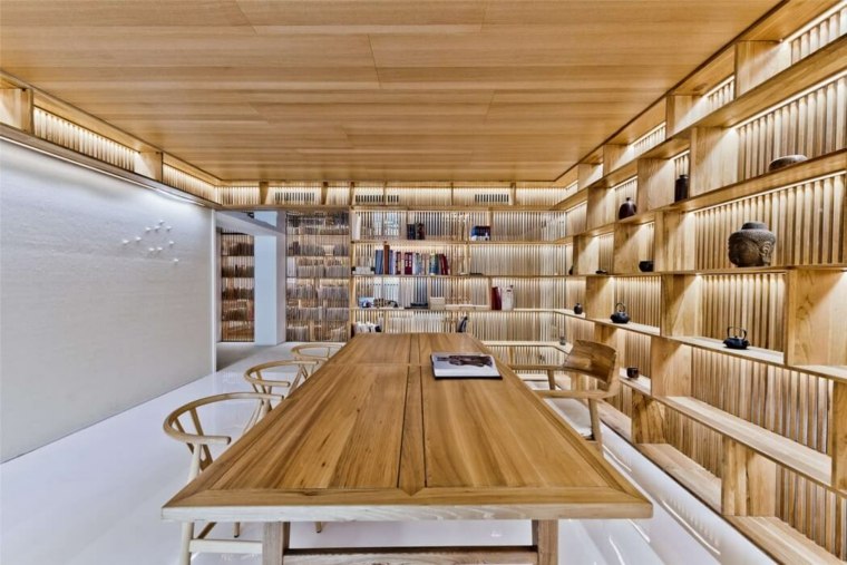maison familiale tendance moderne salle à manger table en bois bibliothèque