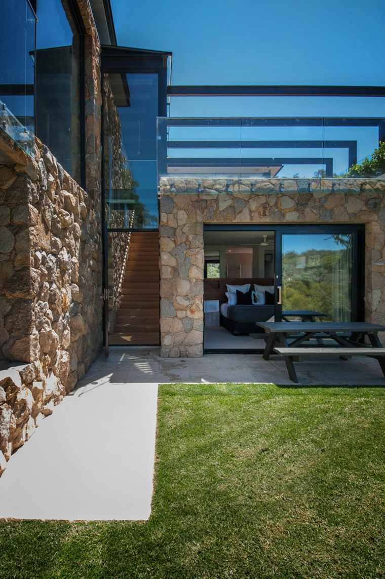 maison pierre verre exterieur design