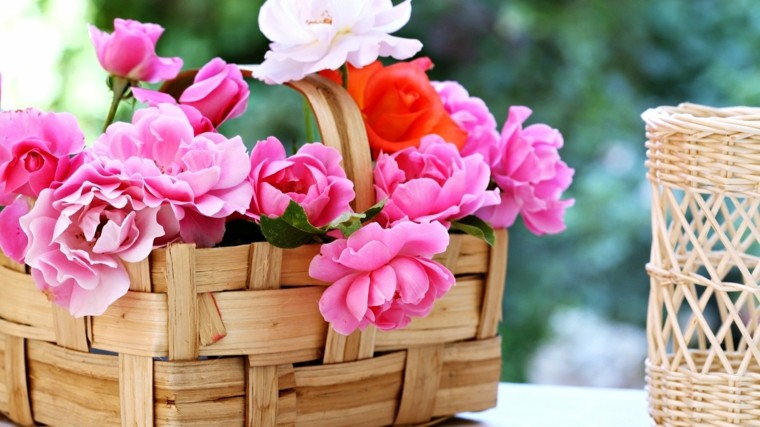décoration fleurs panier rose idée déco originale