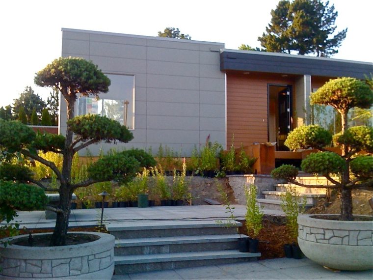 aménagement extérieur maison grands pots de plante
