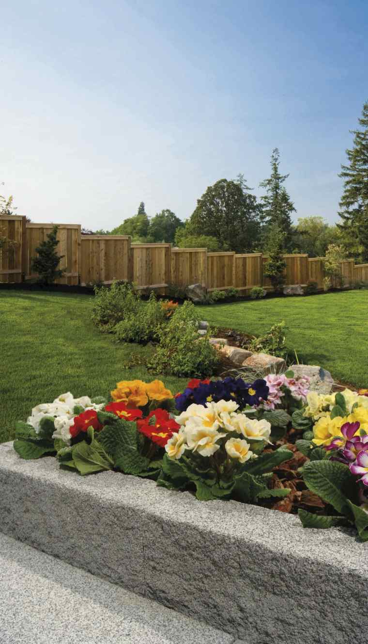 bordure jardin pierre clôture bois extérieur aménager idée 