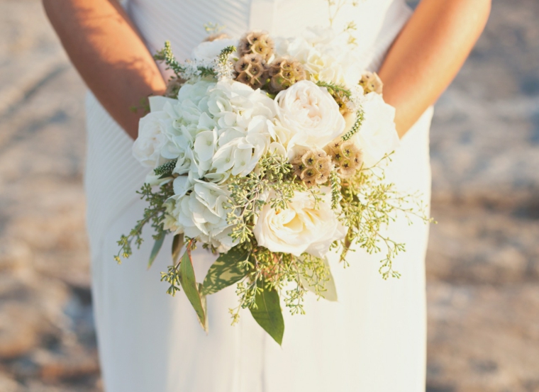 bouquet de mariage original idées fleurs blanc