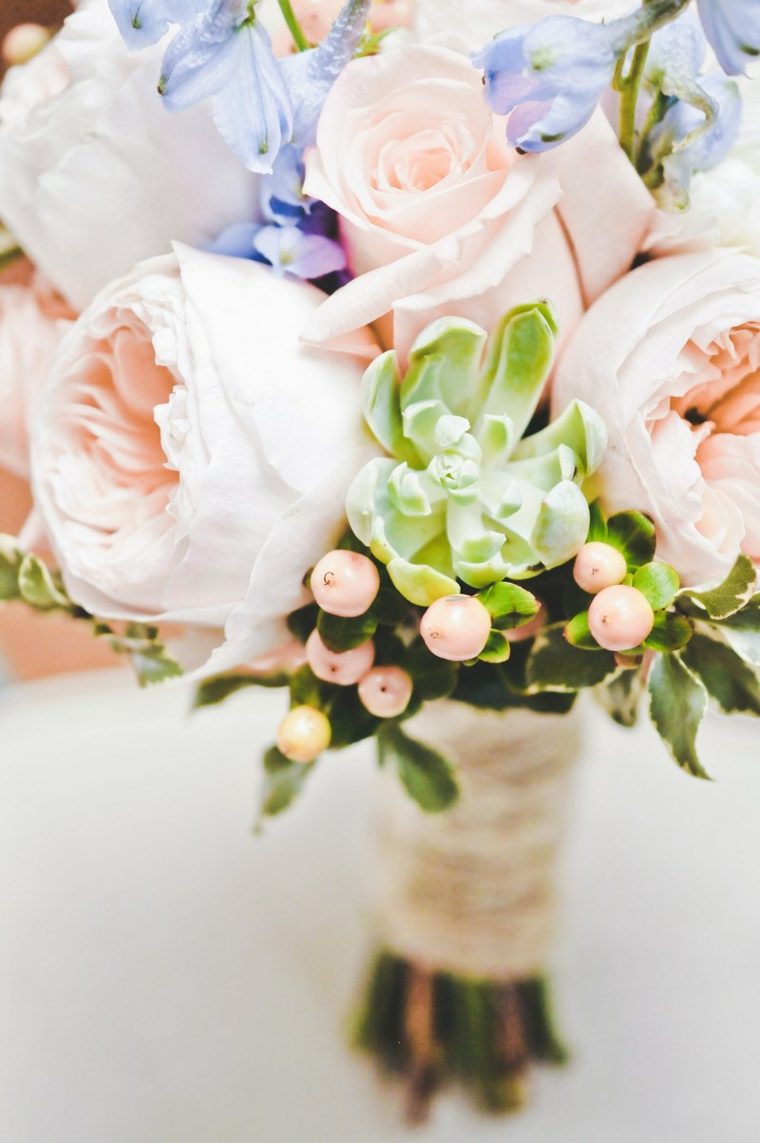 idée mariage thème bouquet printemps mariée roses 