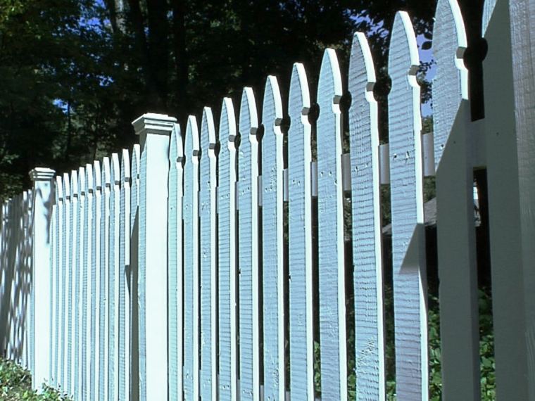 clôture bleue jardin aménager extérieur idée 