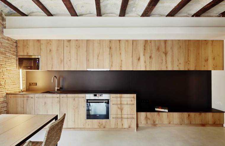 appartement vacances barcelone design cuisine bois mobilier idée 