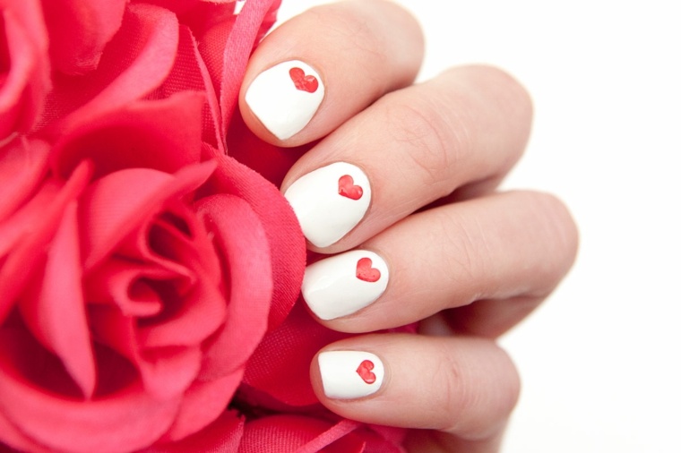dessin ongle nail art coeur fete st valentin
