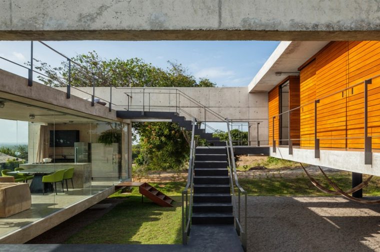 grande maison design escalier tendance moderne extérieur aménagement