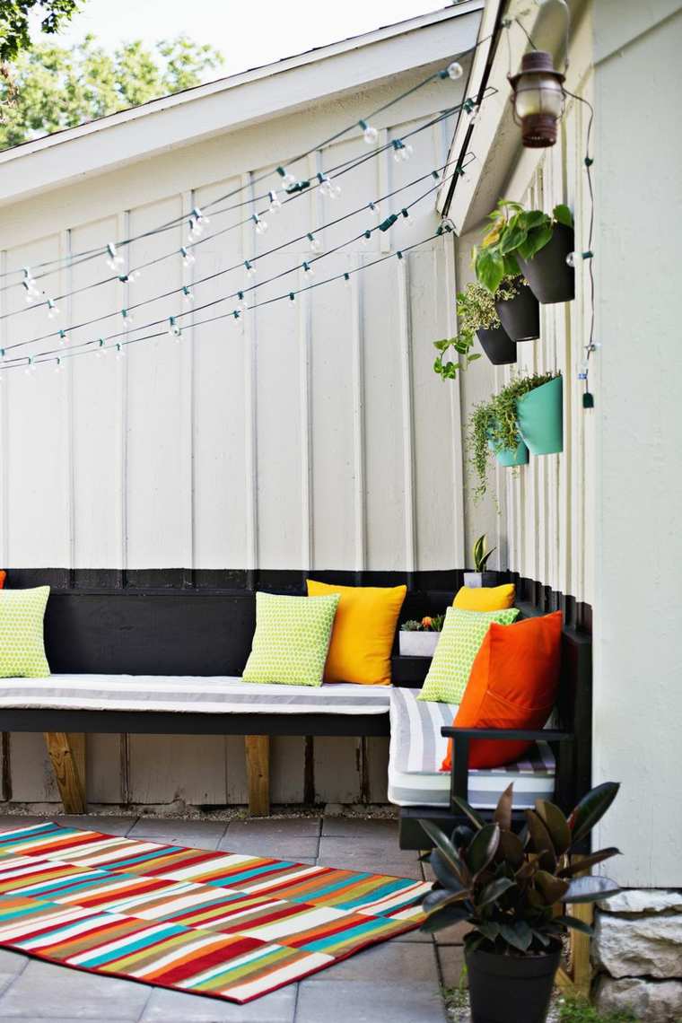 Coussin extérieur pour salon de jardin confort optimal idée aménager extérieur terrasse éclairage