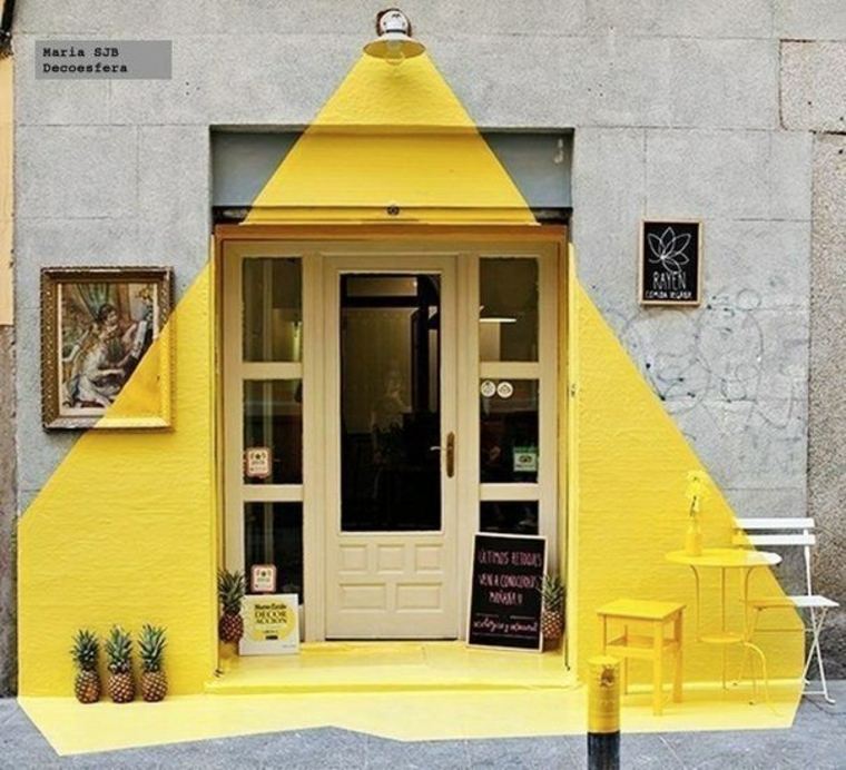 porte d'entrée bois original design idée peinture jaune