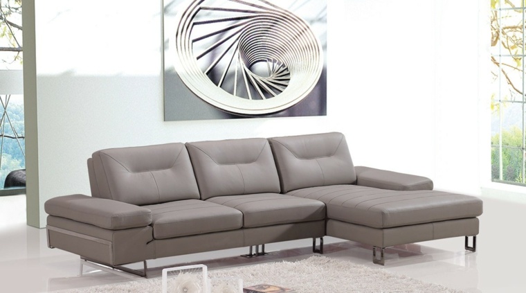 un canapé en cuir gris taupe look moderne