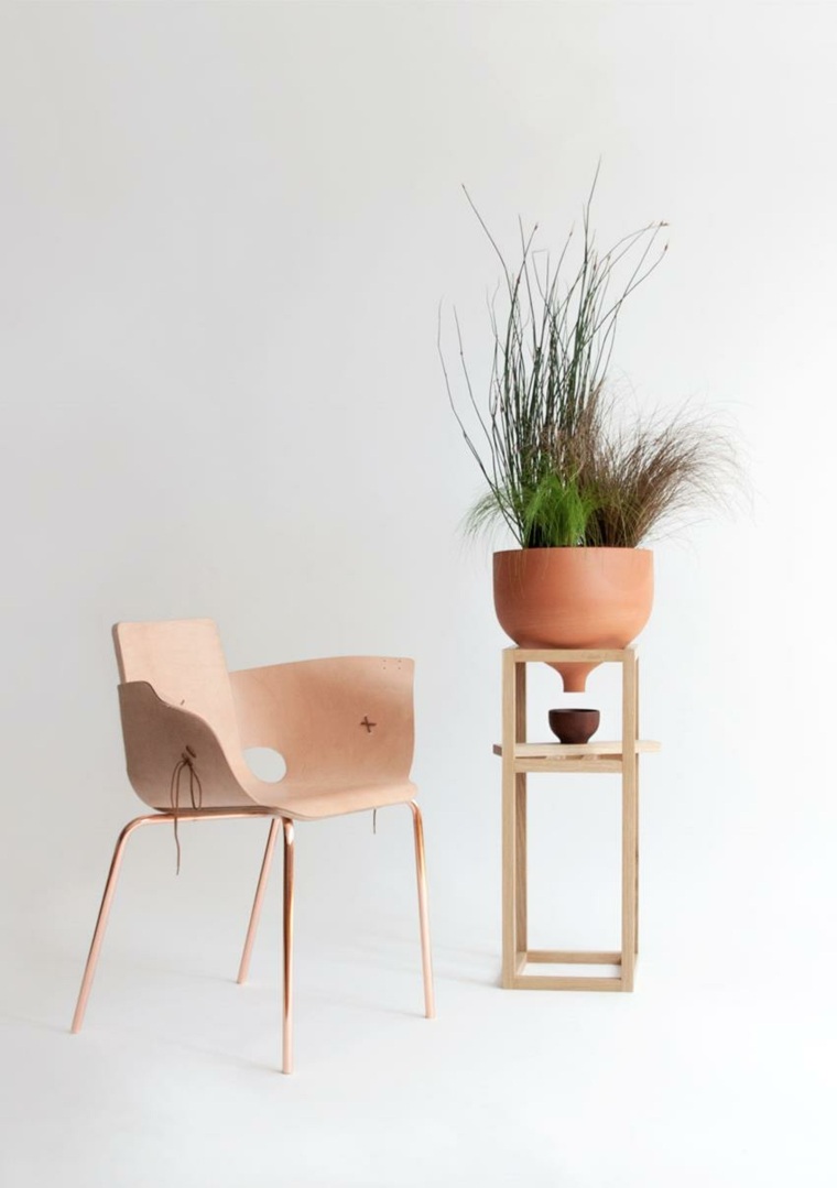 aménager salon design idée chaise bois pot de fleurs design 