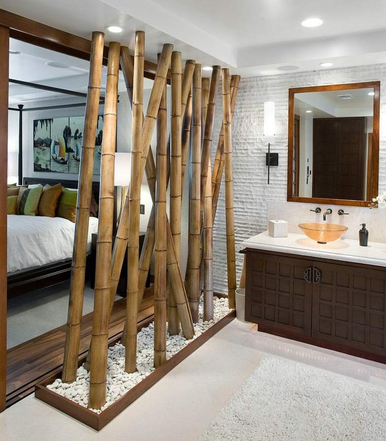 cloison de bambou entre chambre et salle de bain
