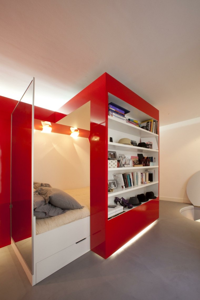 petit studio idée aménagement design rouge lit mezzanine