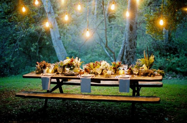 déco romantique jardin bois idée suspension table jardin