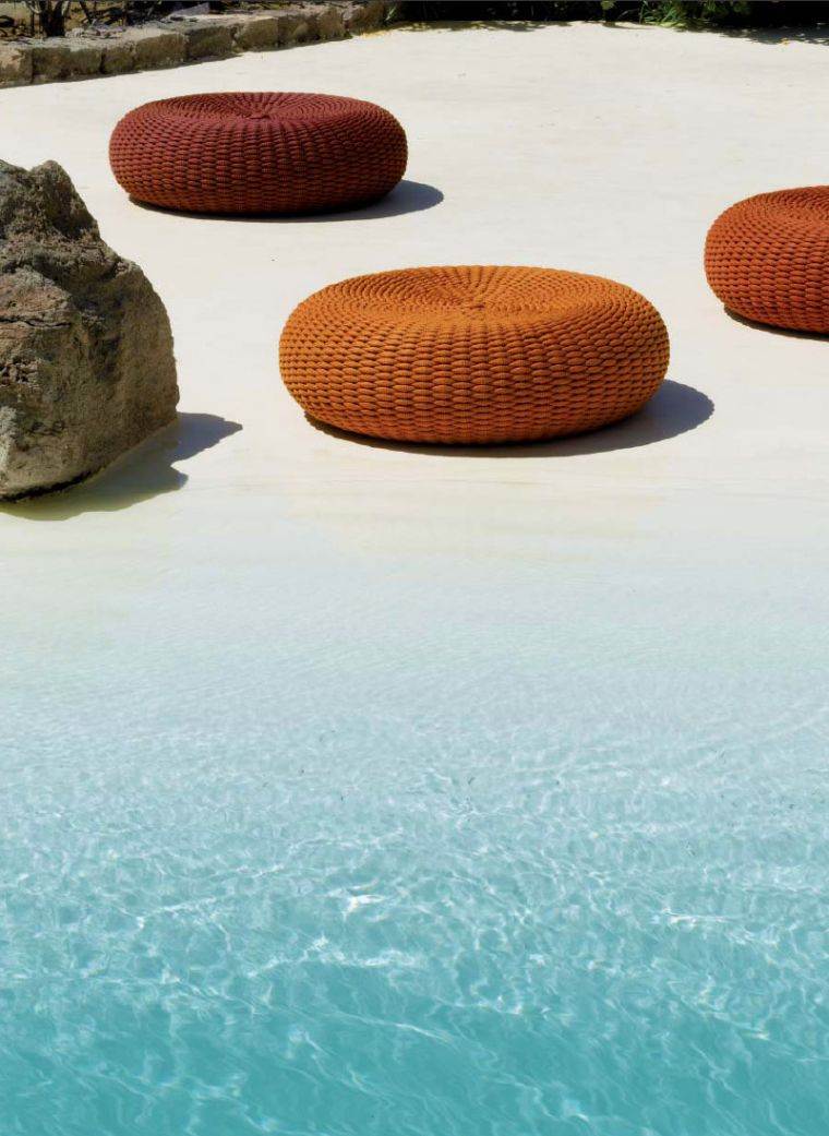 piscine déco pouf paola lenti design pierres