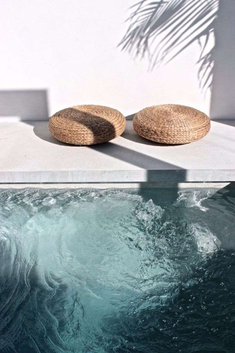 pouf déco extérieur piscine idée aménager espace design 