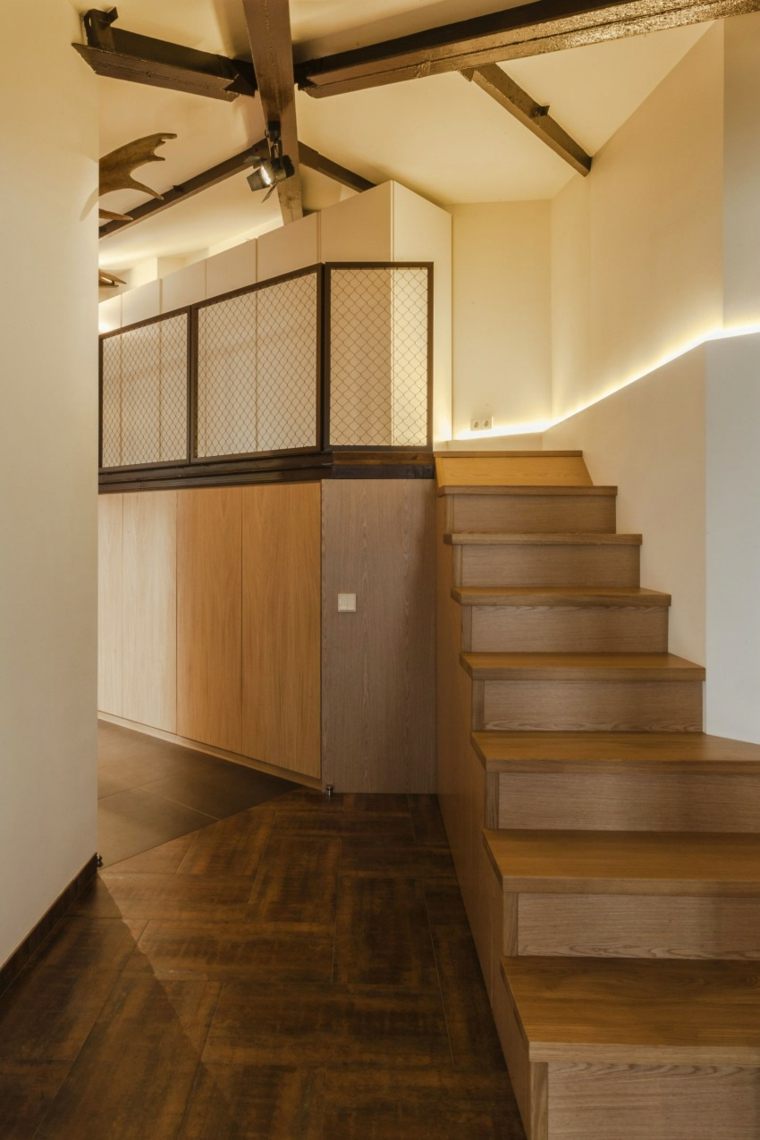 appartement contemporain design escalier bois couloir parquet bois design