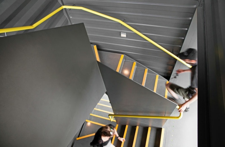 escalier moderne mène a la vue panoramique