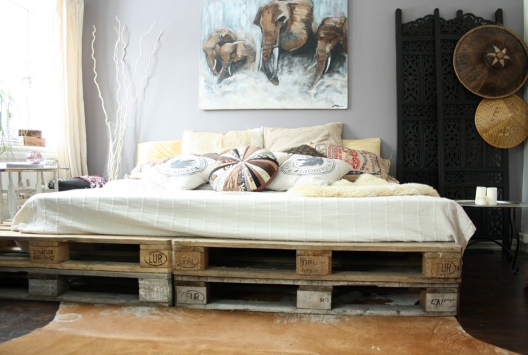 la palette en bois peut servir de cadre de lit