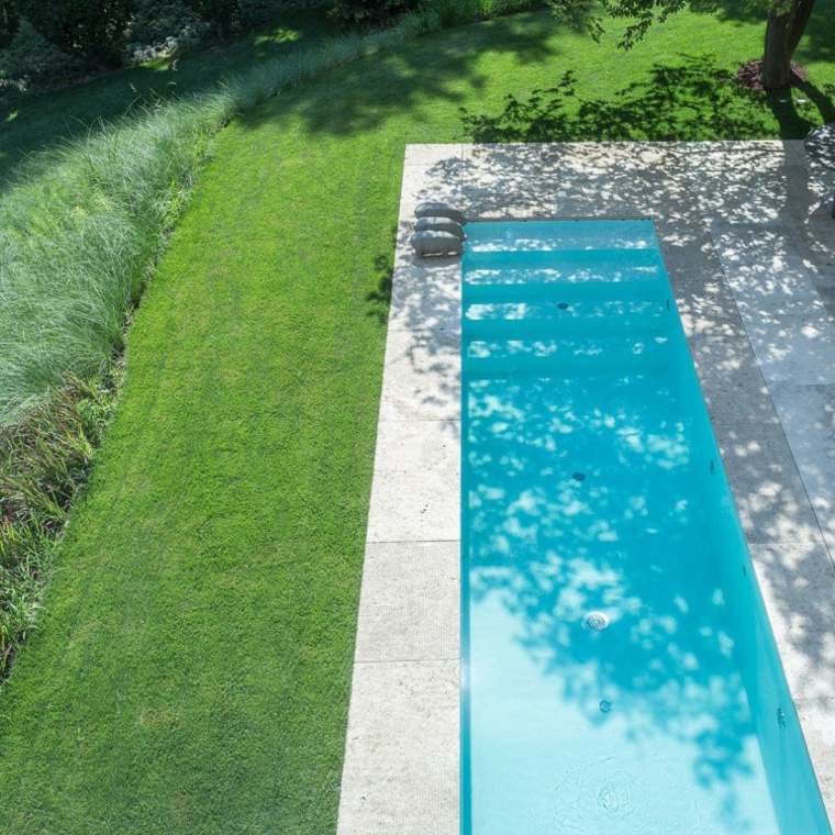maison contemporaine piscine amenagement jardin