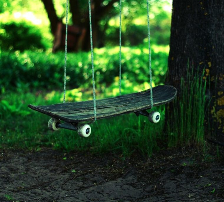 idée récup enfant skateboard aménager jardin jeux aire enfants
