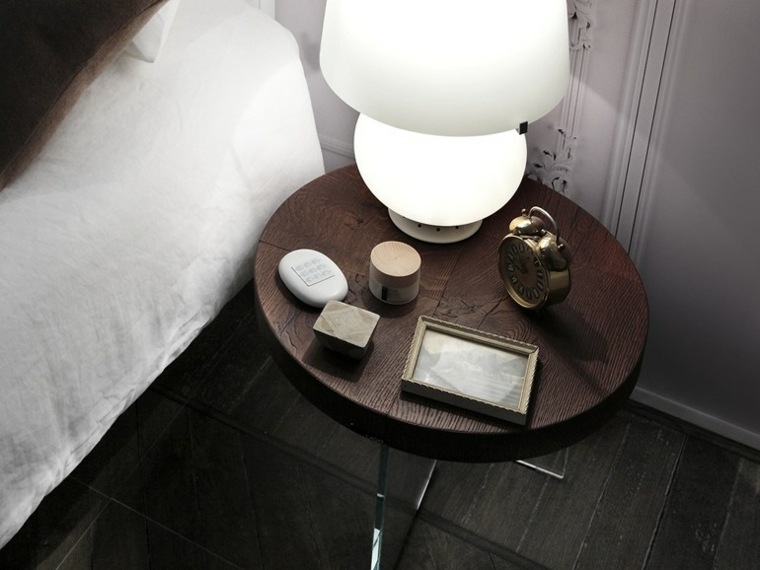 table de chevet en bois lampe pied idée aménager chambre