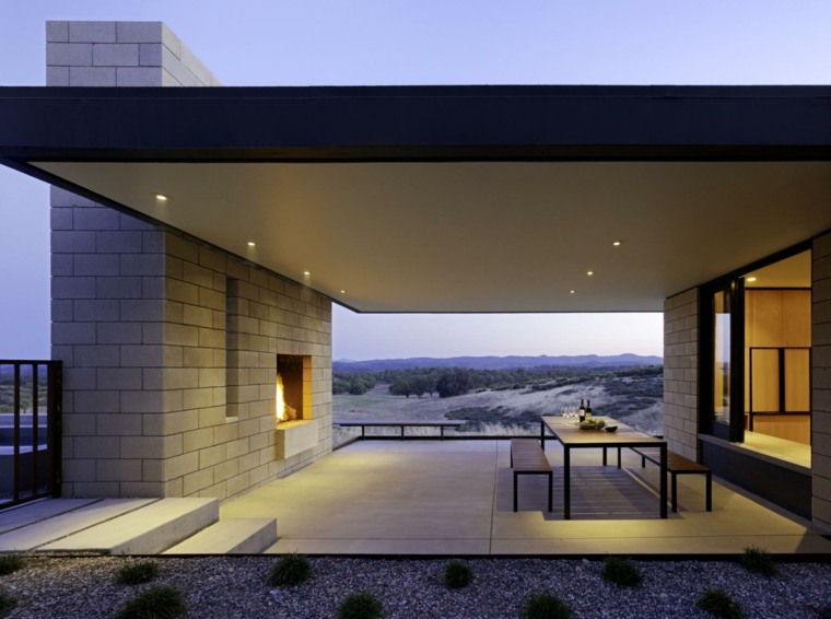 cheminée moderne design idee amenagement terrasse exterieure