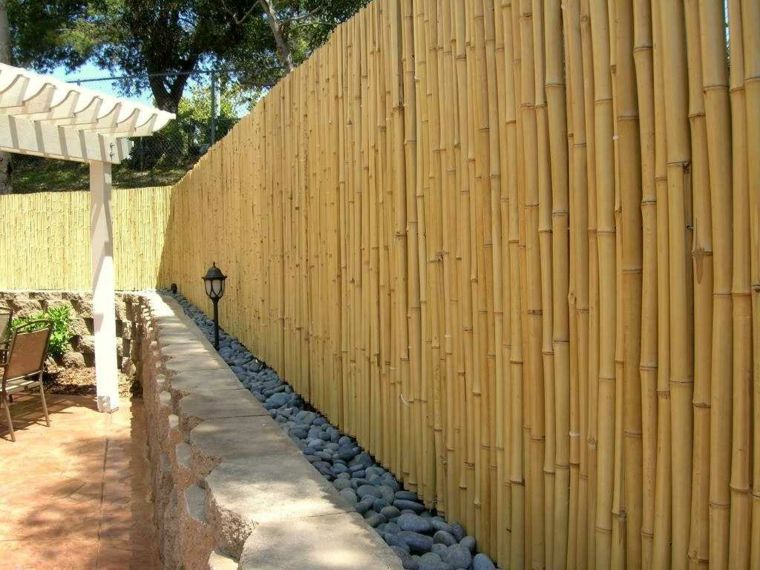 clôture de jardin en tiges bambou