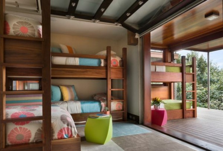 idée chambre lit superposé bois échelle tapis de sol