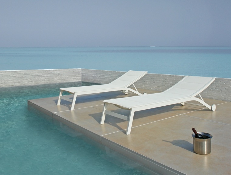 mobilier de jardin design chaise longue deco piscine