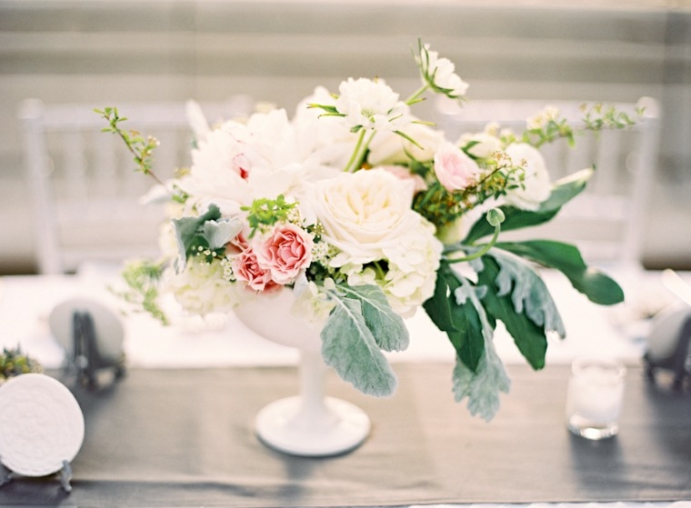 bouquet de fleurs décorer table idée vase centre table