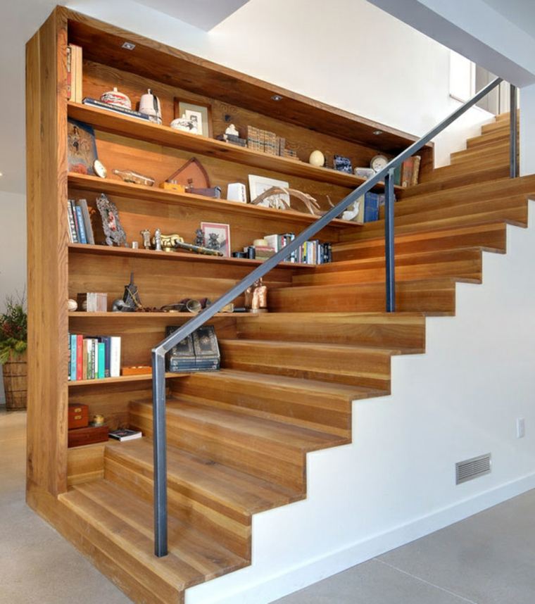 meuble bibliothèque le long escalier