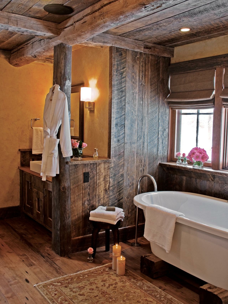 salle de bain rustique bois moderne baignoire idée aménager tapis sol