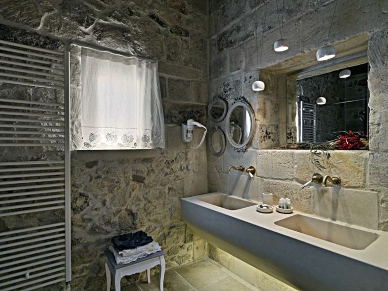 salle de bain pierre naturelle idée miroir design carrelage