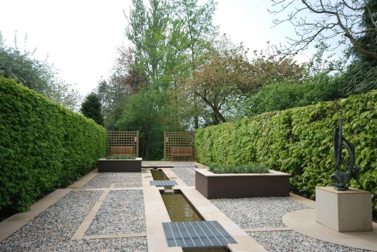 bassin d'eau jardin aménager idée espace extérieur moderne 