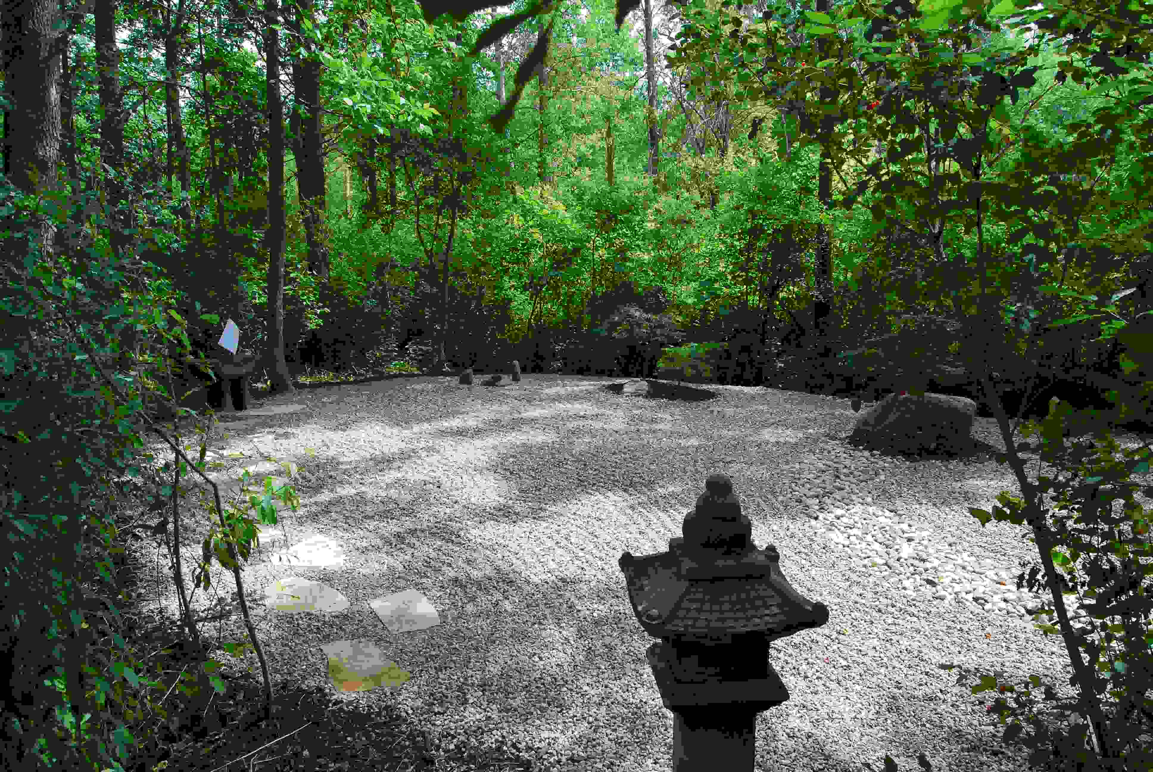 jardin zen idée diy décorer son extérieur pierres cailloux
