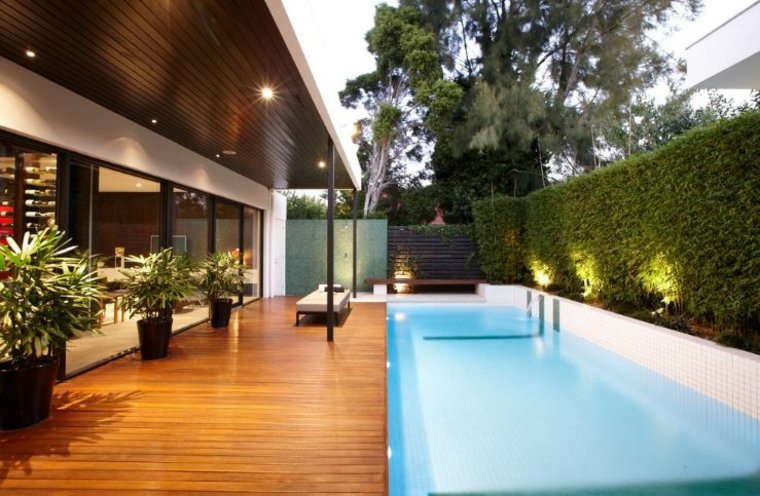 terrasse revêtement sol piscine bois idée aménager espace