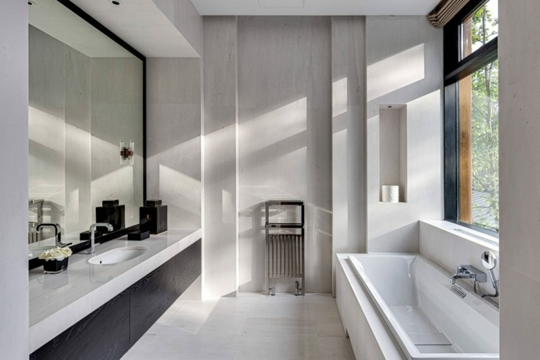salle de bains design moderne baignoire idée aménager tendances