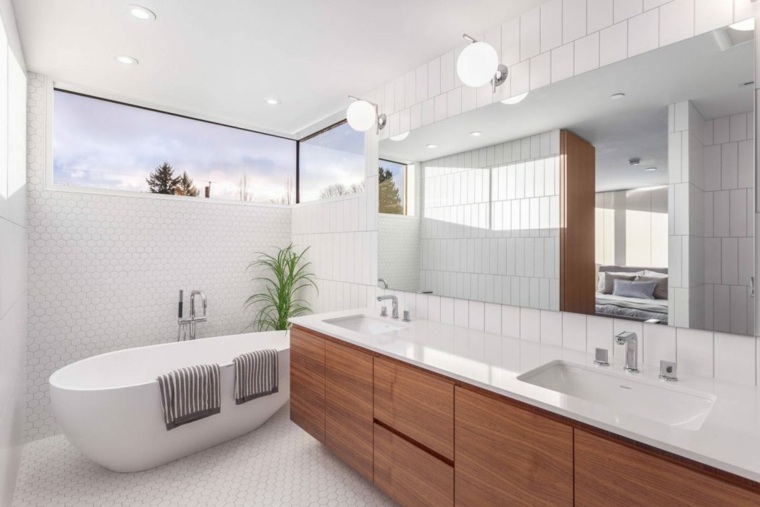 intérieur salle de bain baignoire meuble bois éclairage salle de bains