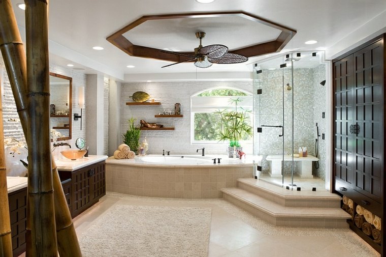 grande salle de bains zen baignoire carrelage moderne bambou déco