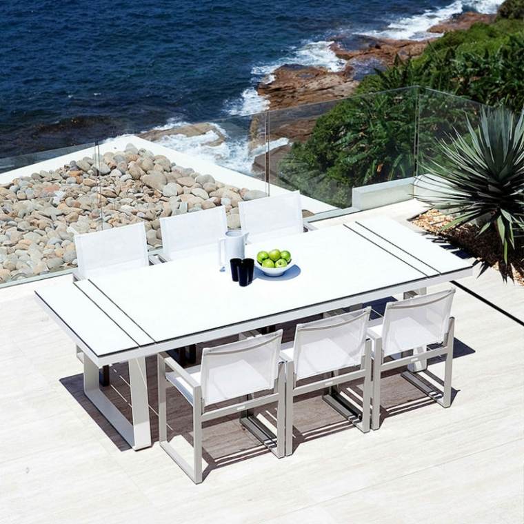 mobilier exterieur design salon de jardin blanc